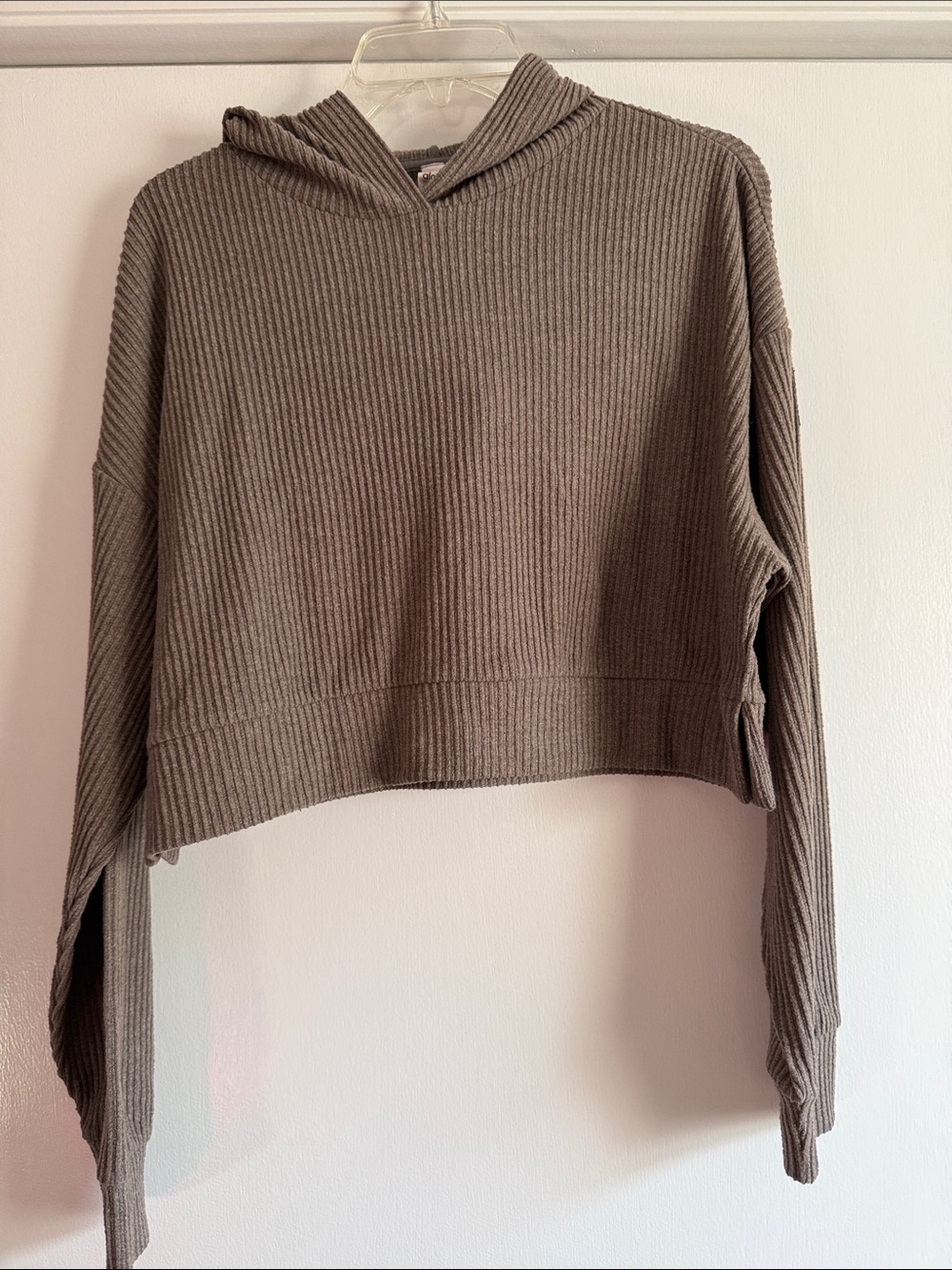 ALO Yoga Muse Cropped Hoodie - Picture 2 of 5